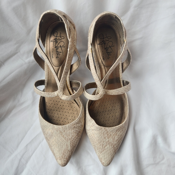 Life Stride Seamless Champagne/Gold Heels Size 7.5 - Picture 3 of 10